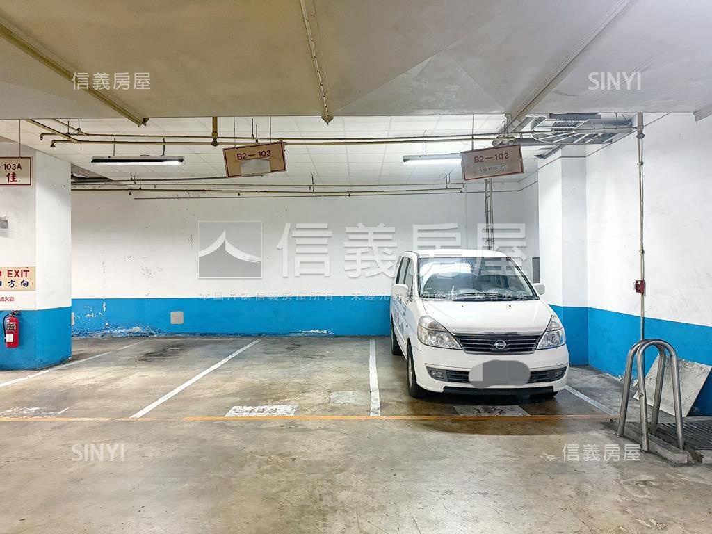 ＳＲＣ捷運華隆經貿附車位房屋室內格局與周邊環境