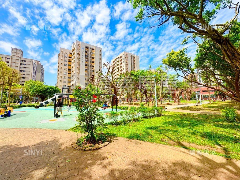 ＳＲＣ華隆經貿附車位房屋室內格局與周邊環境