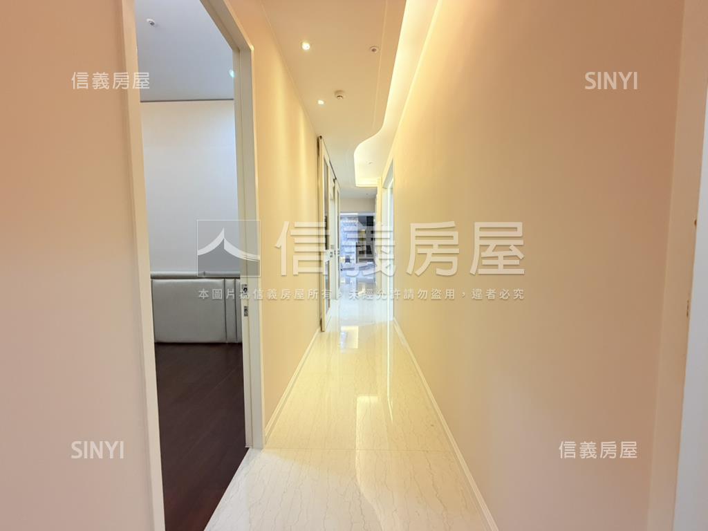 由鉅大謙精裝豪邸３平車房屋室內格局與周邊環境