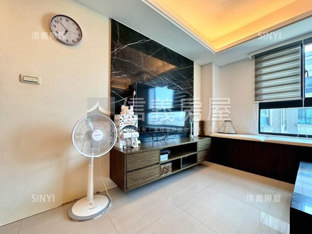 北屯次頂樓三房平車房屋室內格局與周邊環境