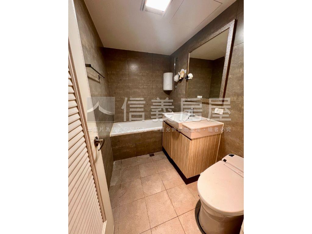 忻津知稀有景觀三房車位房屋室內格局與周邊環境