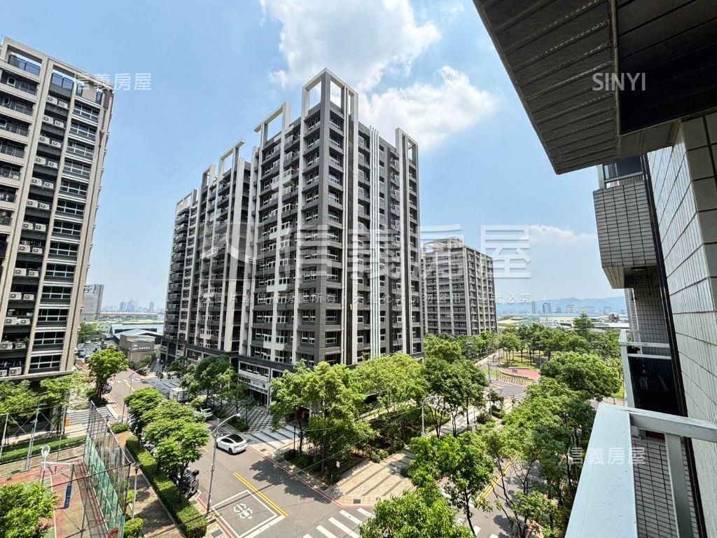 公園第一排綠景採光戶房屋室內格局與周邊環境