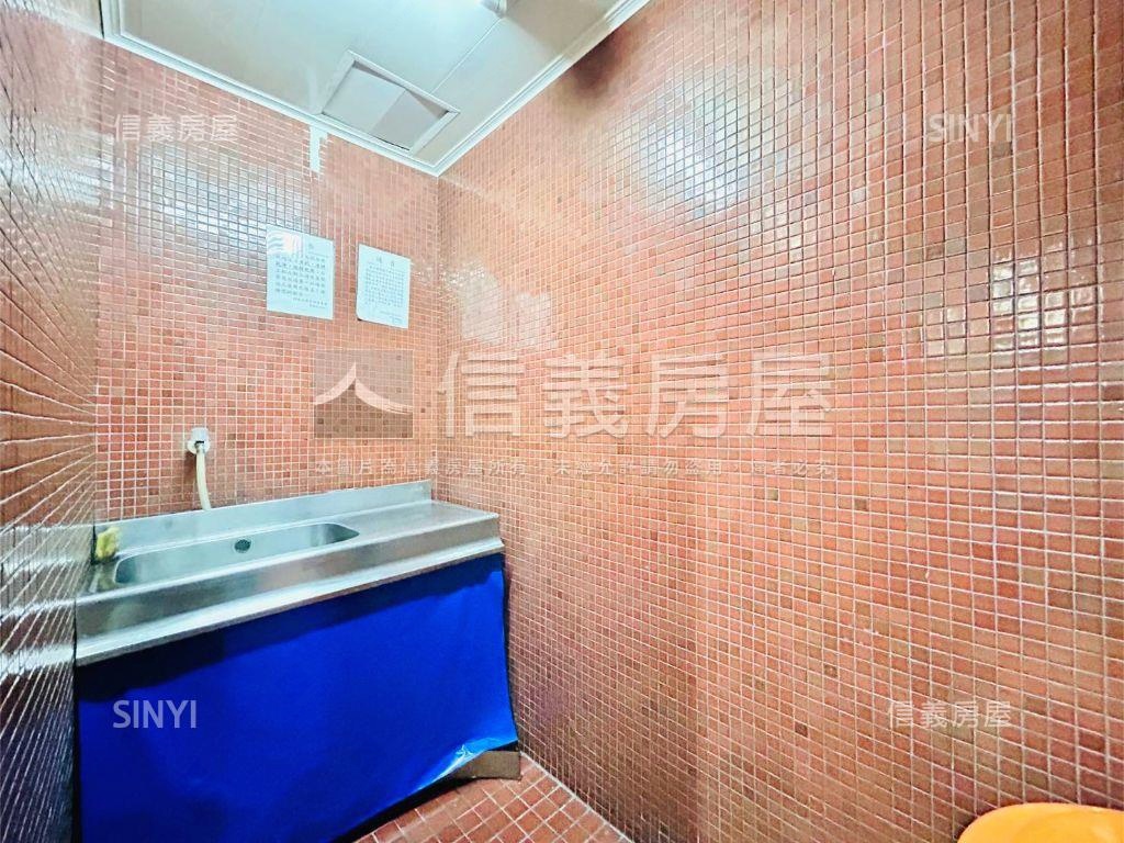 稀有低總建國北路高樓住辦房屋室內格局與周邊環境