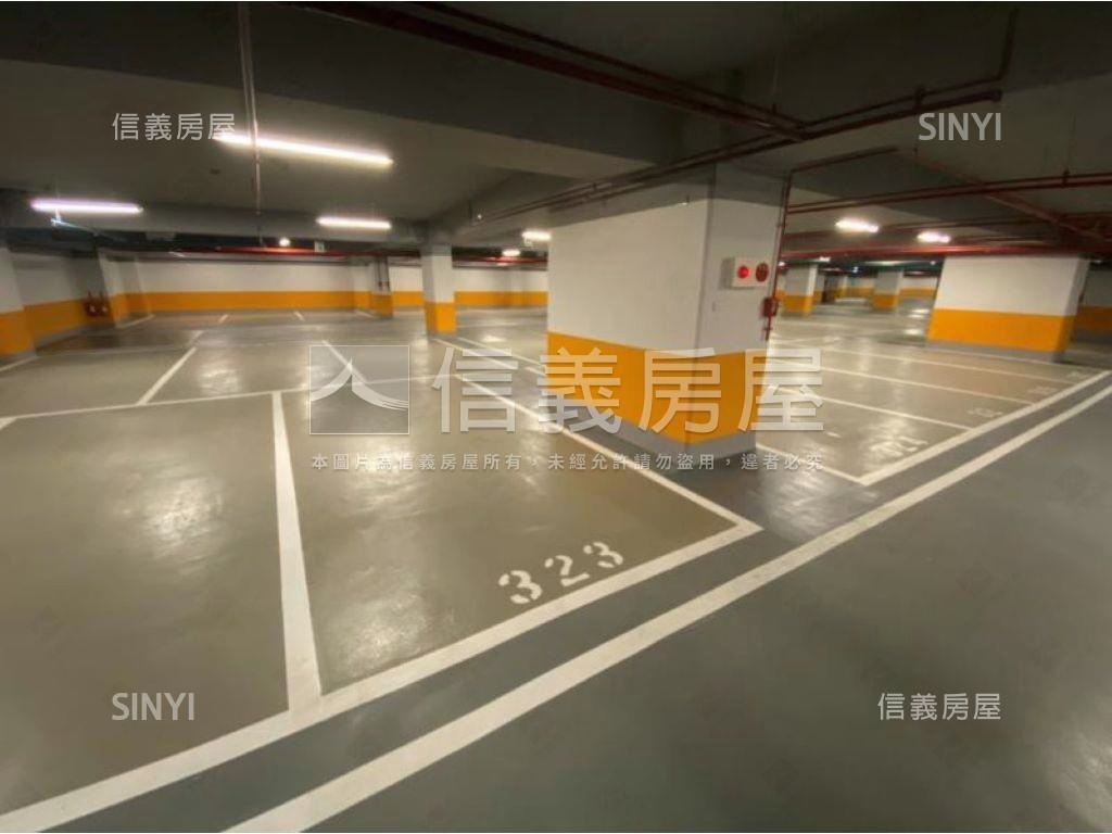 天空之邑三房稀有雙車位房屋室內格局與周邊環境