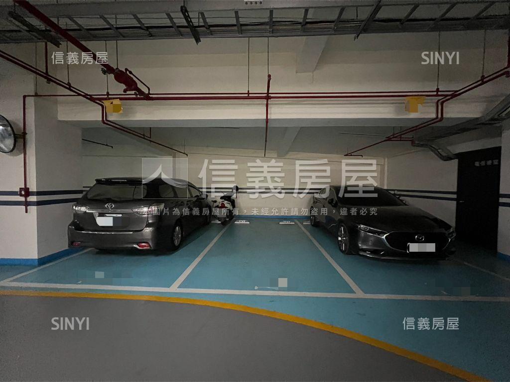 健行路三角窗店面房屋室內格局與周邊環境