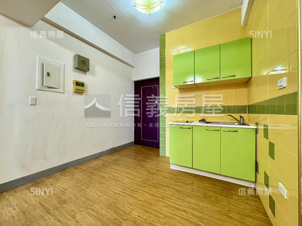 皇家貴賓小資成家美兩房房屋室內格局與周邊環境