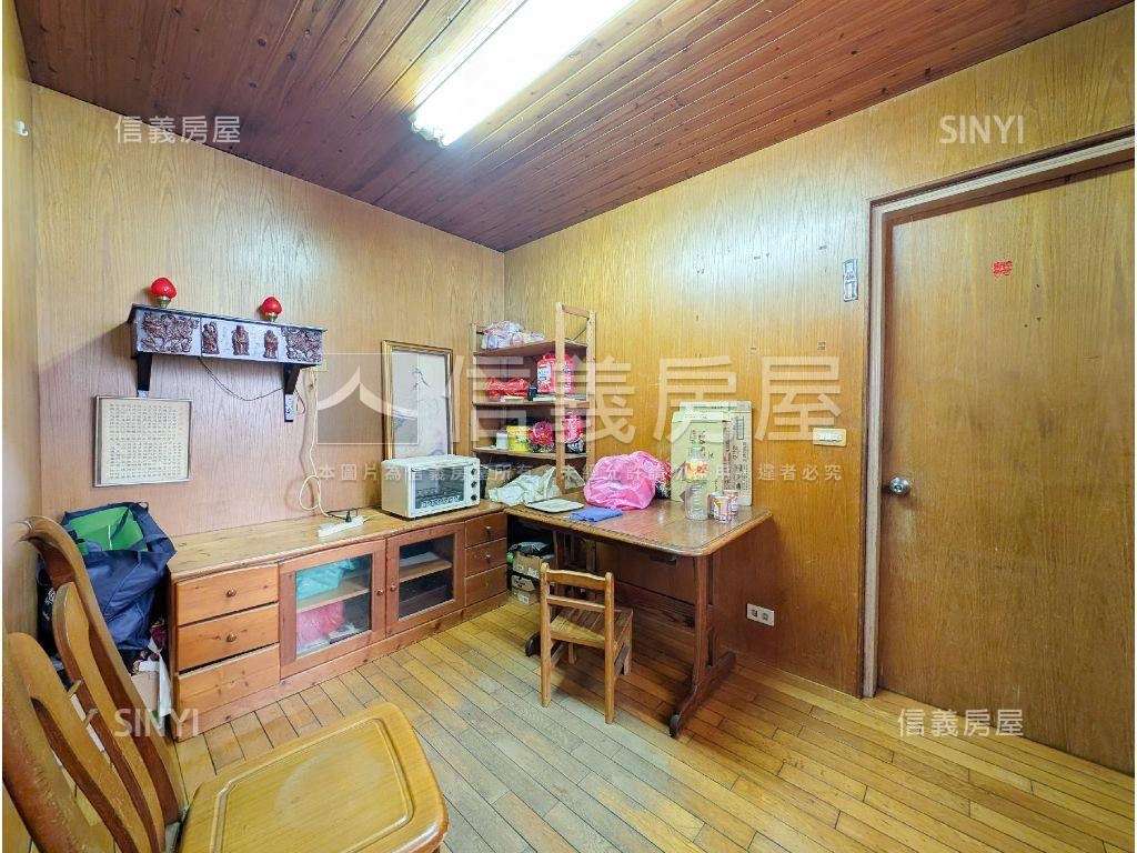 ［降價］捷運站正對面美寓房屋室內格局與周邊環境