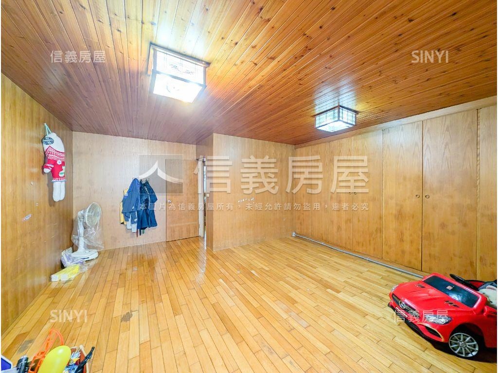 ［降價］捷運站正對面美寓房屋室內格局與周邊環境