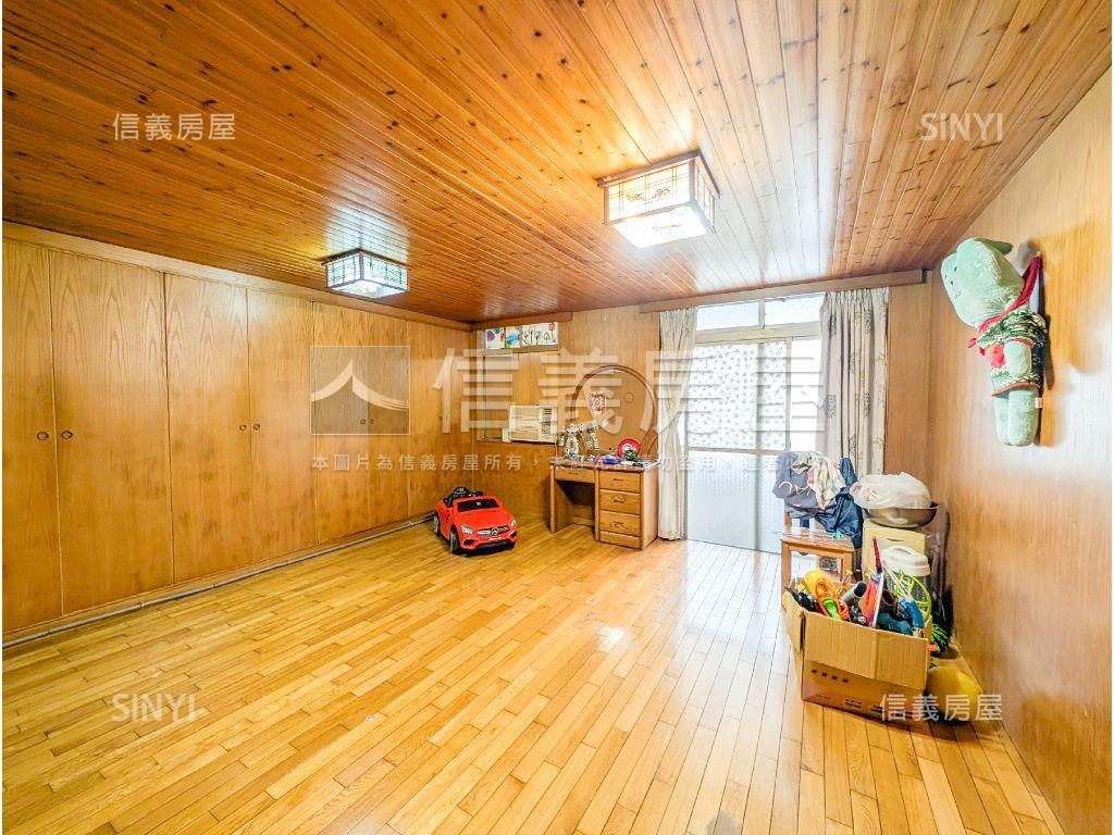 ［降價］捷運站正對面美寓房屋室內格局與周邊環境