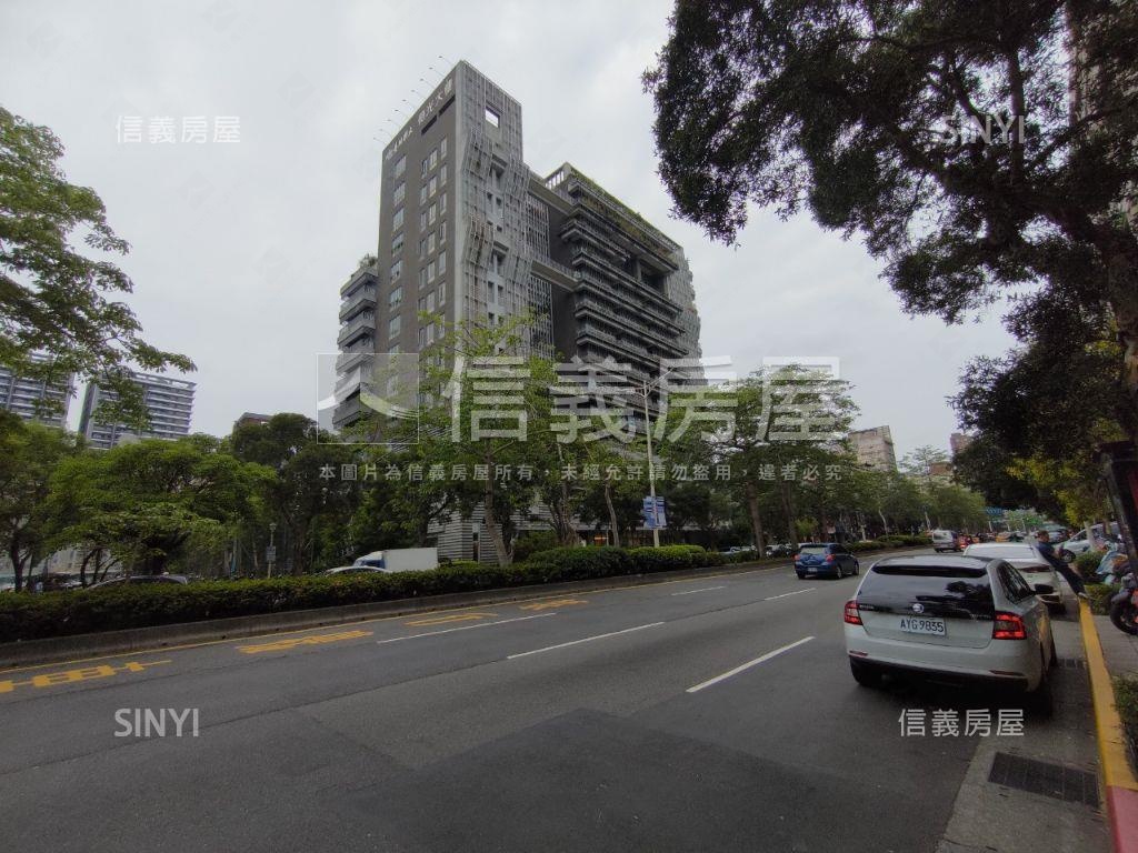 忠孝新生｜商業區寬店面房屋室內格局與周邊環境