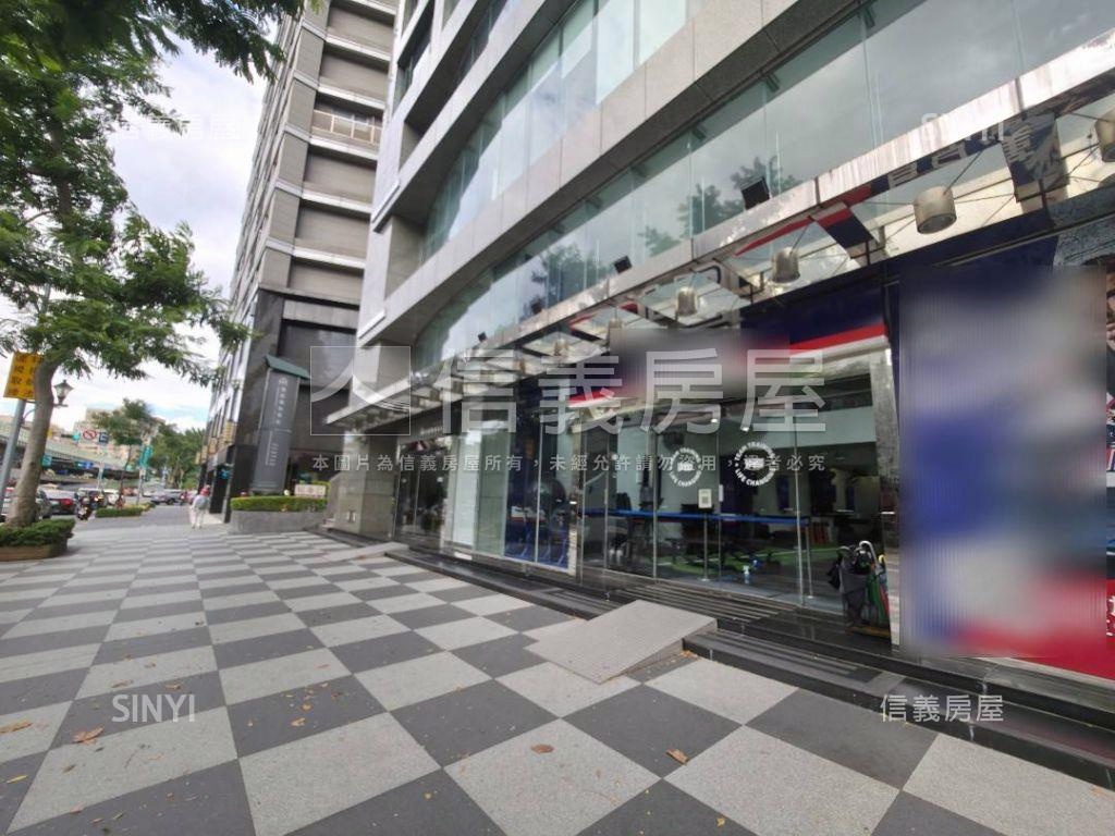 忠孝新生｜商業區寬店面房屋室內格局與周邊環境