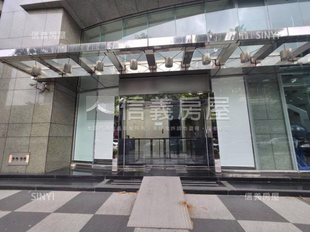 忠孝新生｜商業區寬店面房屋室內格局與周邊環境