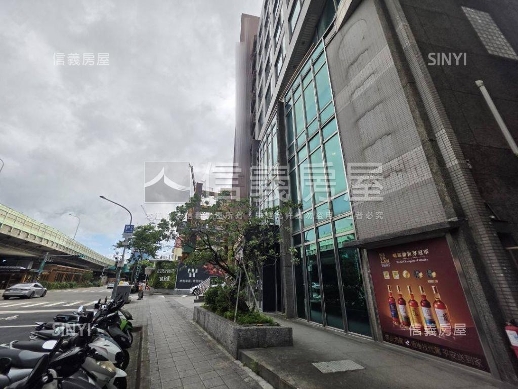 忠孝新生｜商業區寬店面房屋室內格局與周邊環境