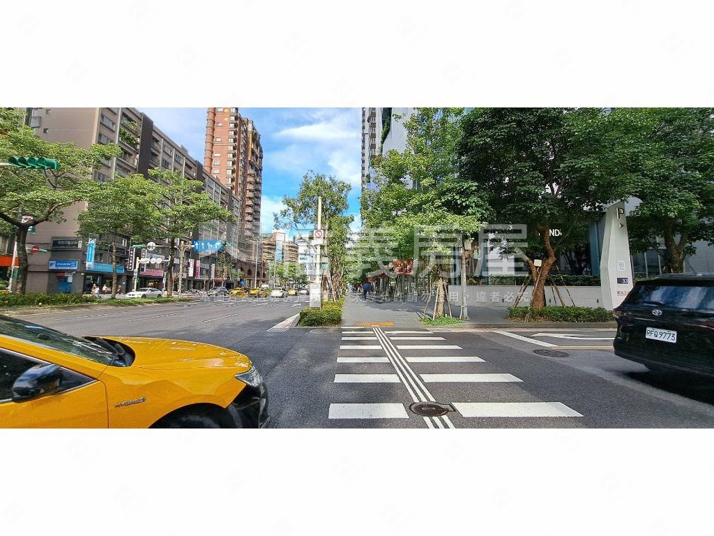 忠孝新生｜商業區寬店面房屋室內格局與周邊環境