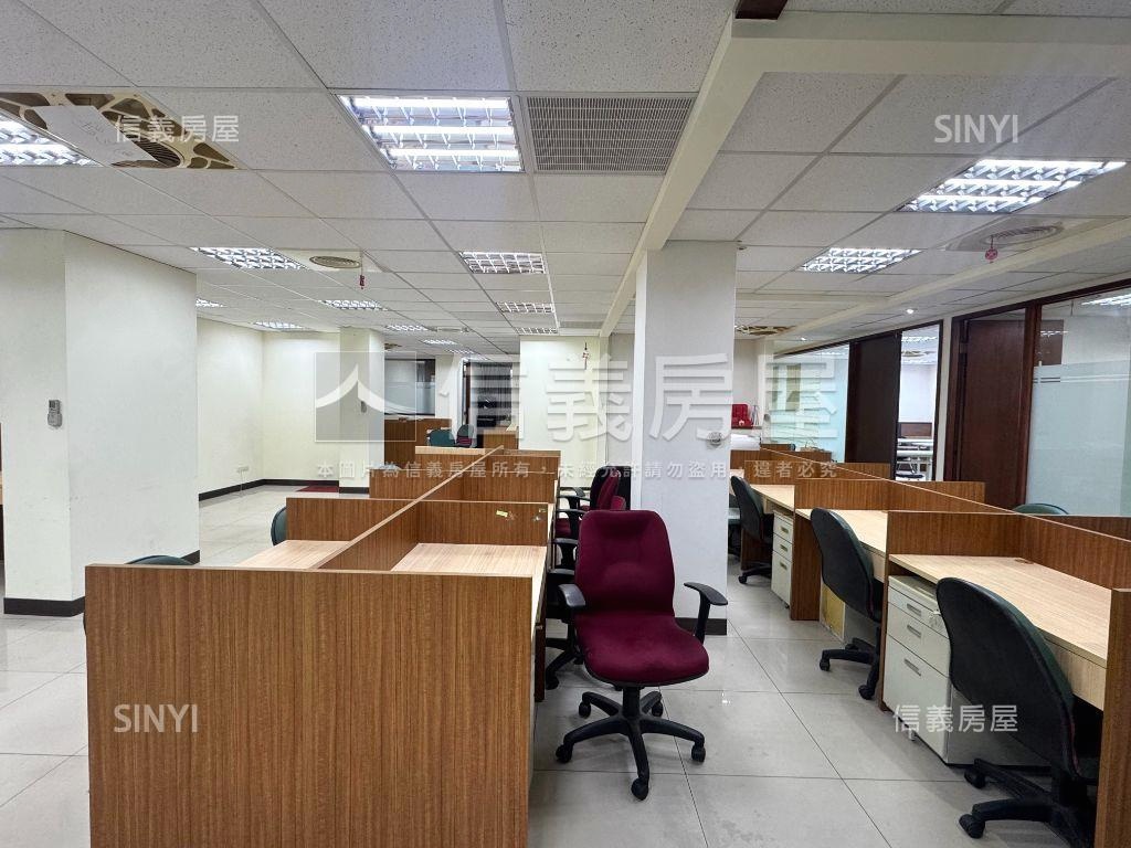 竹林霸氣三角窗房屋室內格局與周邊環境