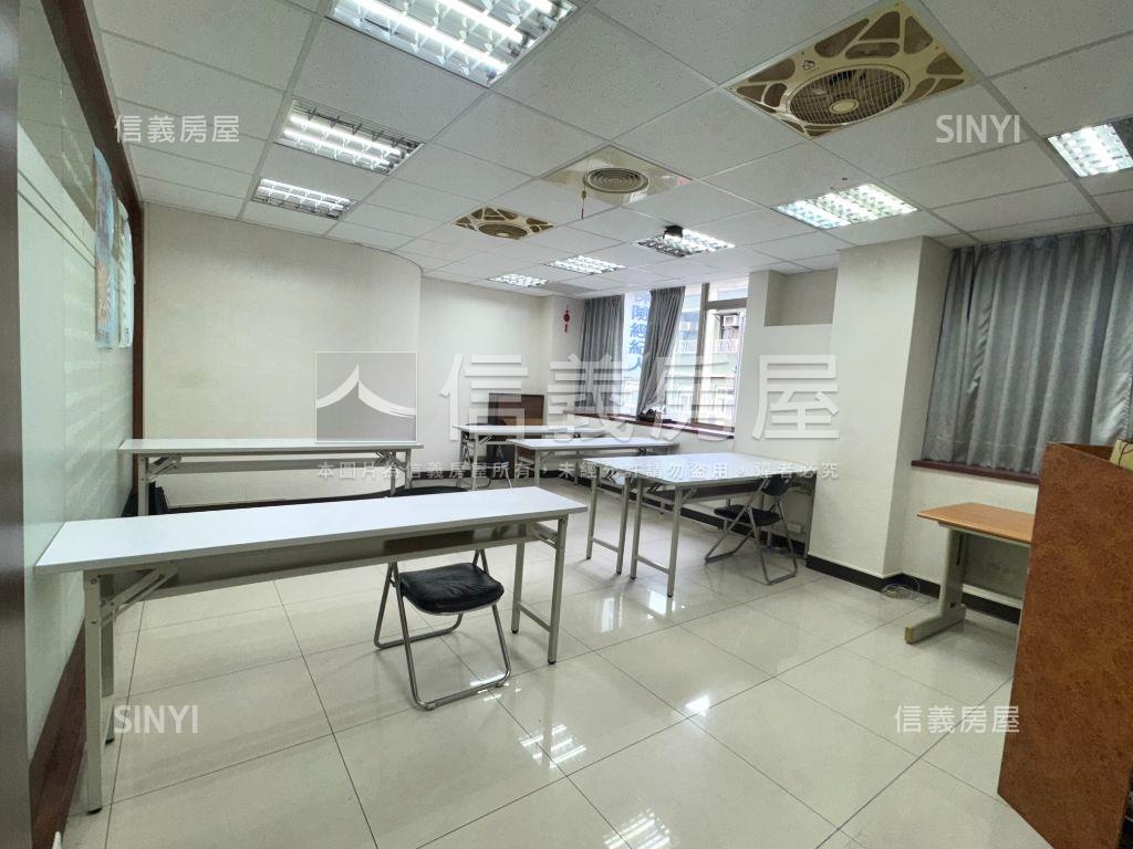 竹林霸氣三角窗房屋室內格局與周邊環境