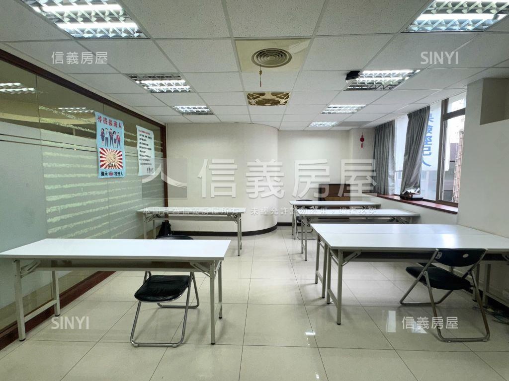 竹林霸氣三角窗房屋室內格局與周邊環境