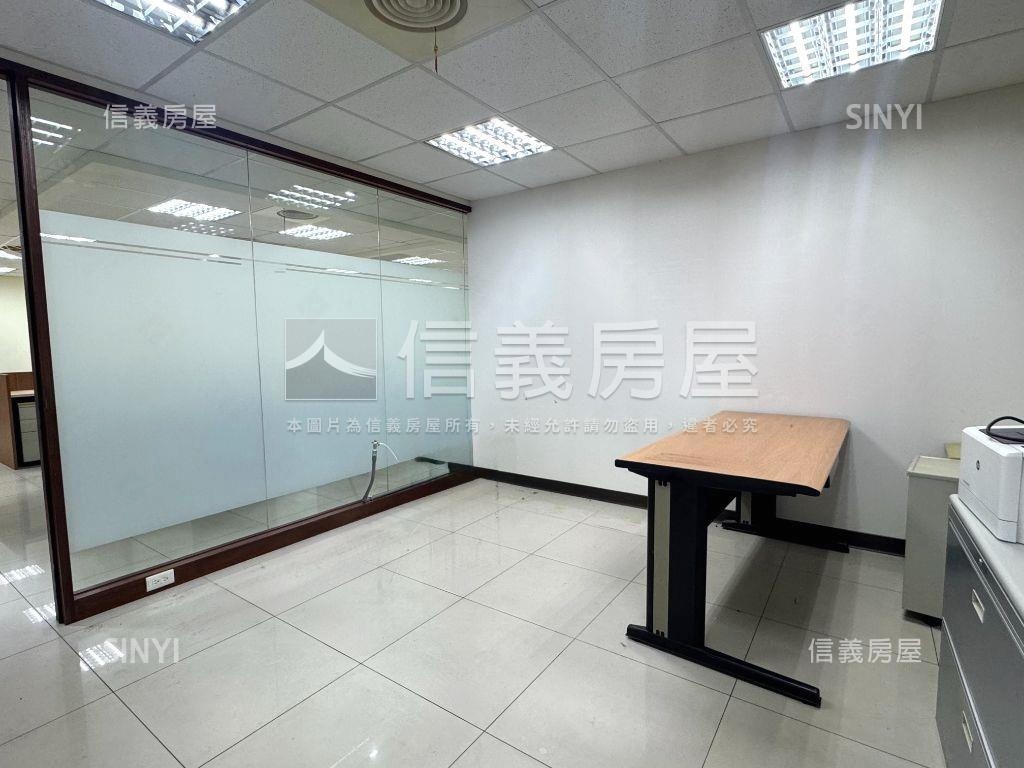 竹林霸氣三角窗房屋室內格局與周邊環境