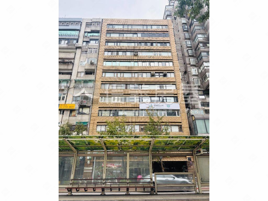 德意的一天＿捷運高樓管理房屋室內格局與周邊環境