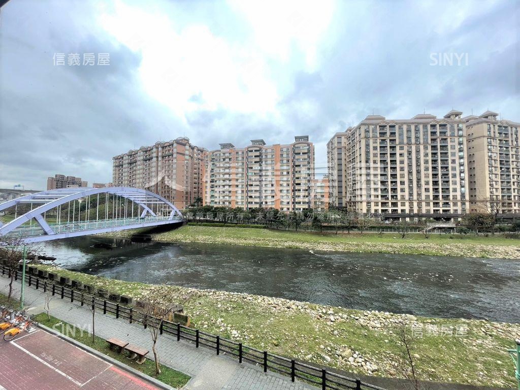 近長榮河景美套房房屋室內格局與周邊環境