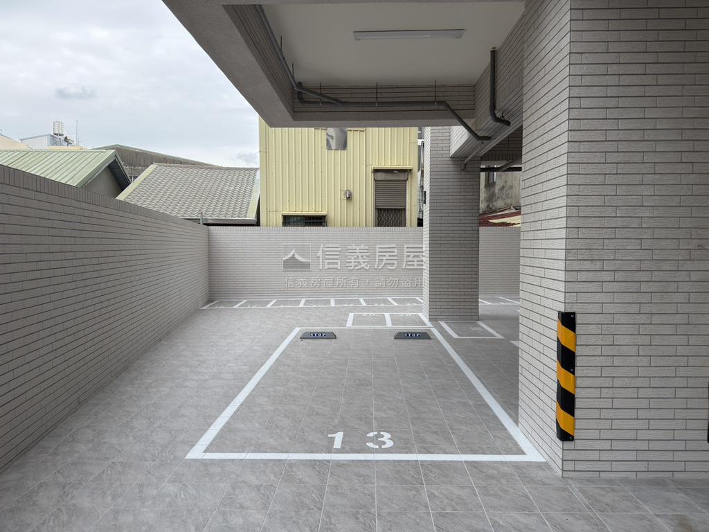 上富格邊間２房２衛＋平車房屋室內格局與周邊環境