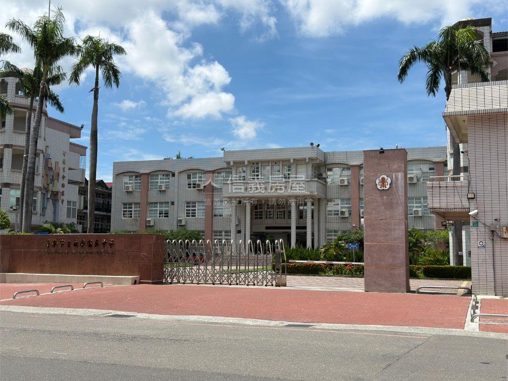 上富格邊間２房２衛＋平車房屋室內格局與周邊環境