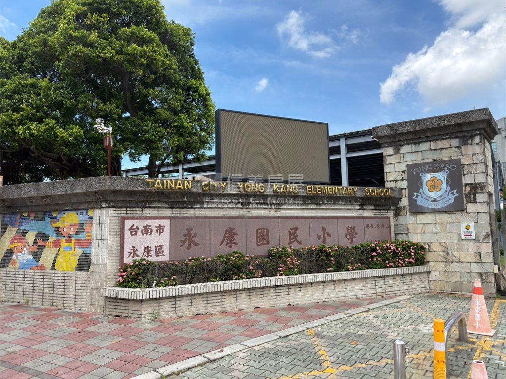 上富格邊間２房２衛＋平車房屋室內格局與周邊環境