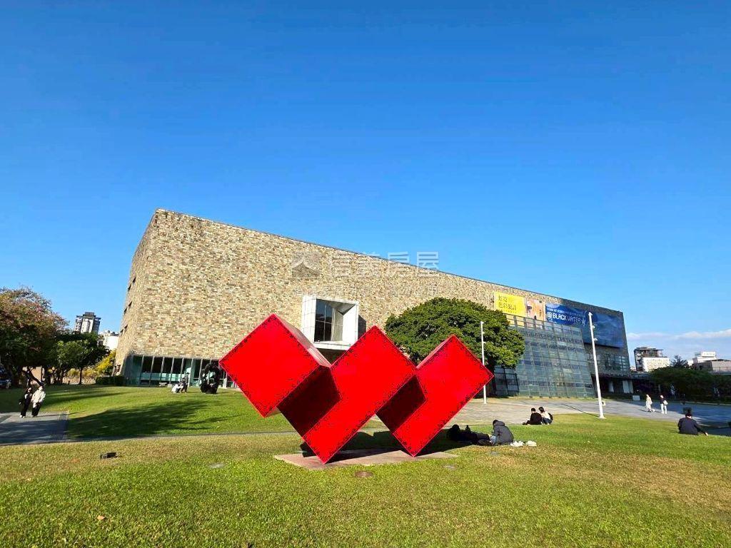 國美館正五樓百坪透天店住房屋室內格局與周邊環境
