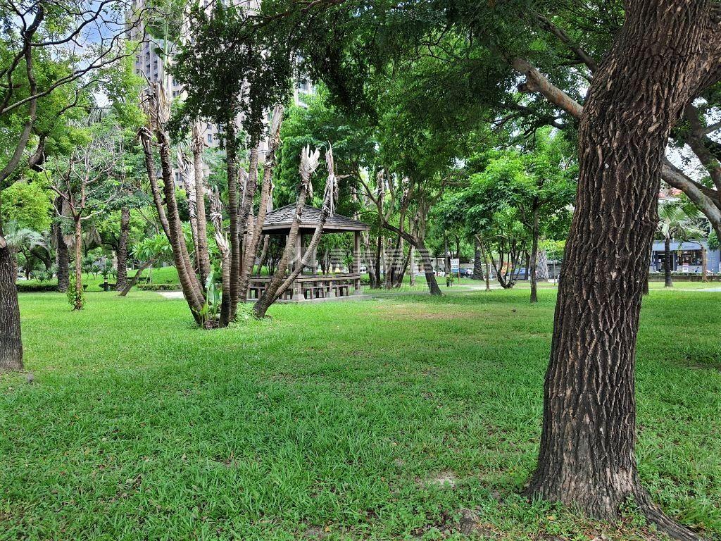 國美館正五樓百坪透天店住房屋室內格局與周邊環境