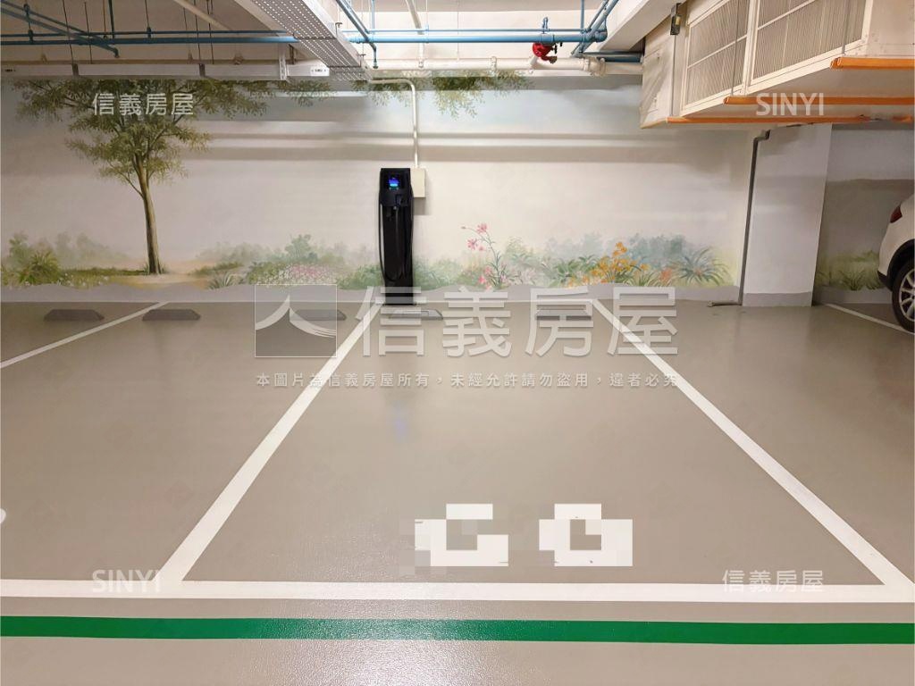 龍寶，高質感四房平車房屋室內格局與周邊環境