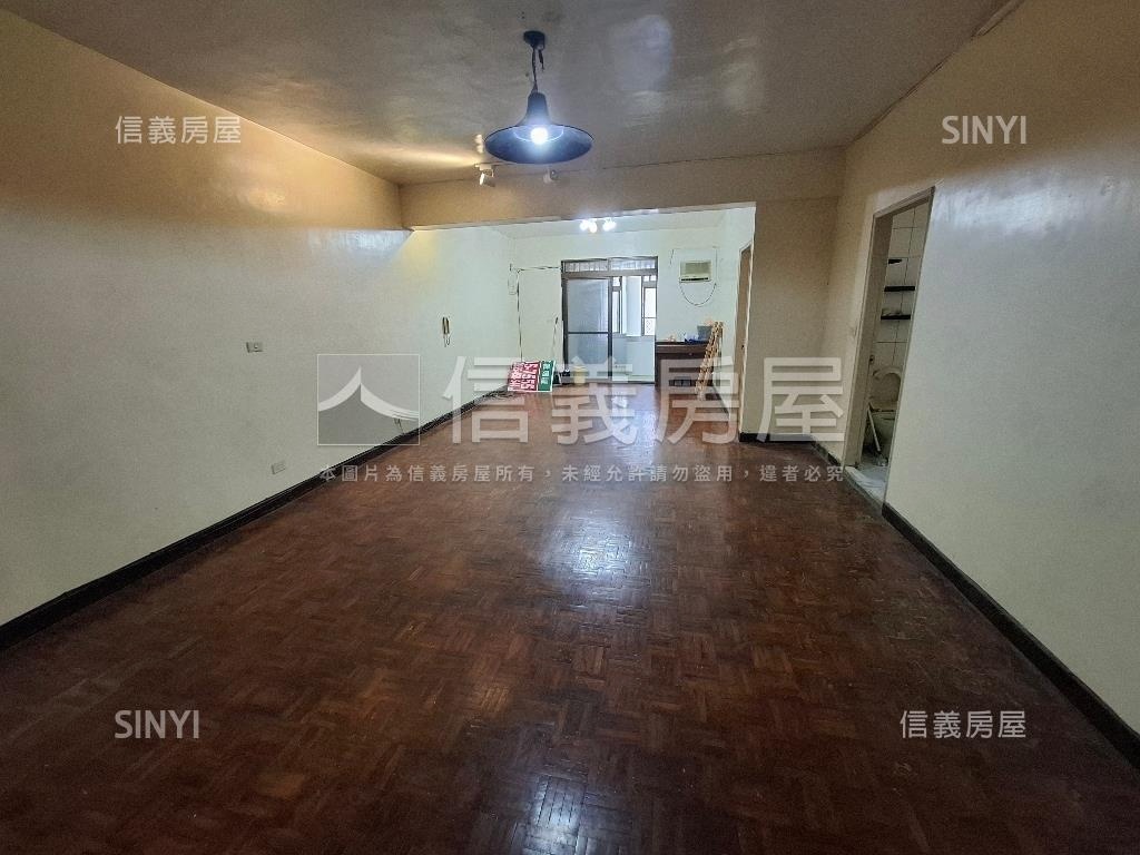 捷運全面採光漂亮公寓房屋室內格局與周邊環境