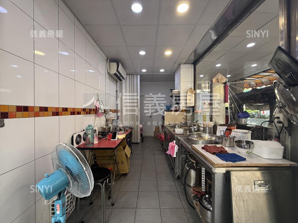 【長壽街】稀有三角窗店面房屋室內格局與周邊環境