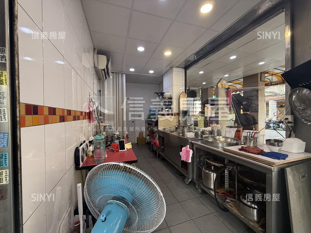 【長壽街】稀有三角窗店面房屋室內格局與周邊環境