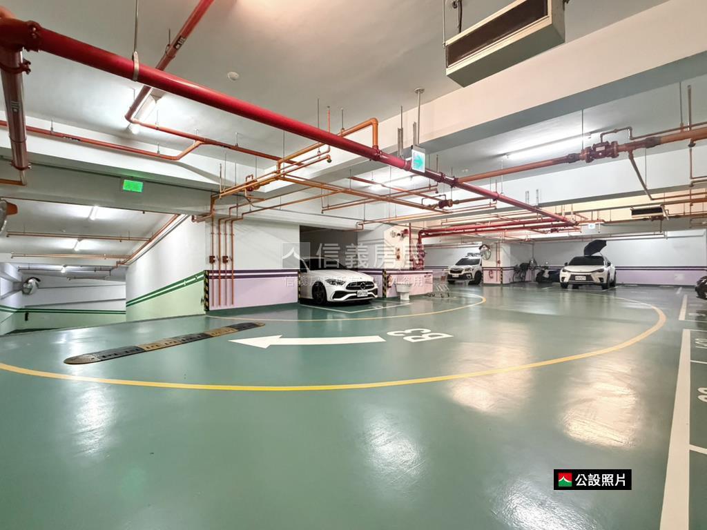 十全二路｜角窗寬敞金店面房屋室內格局與周邊環境