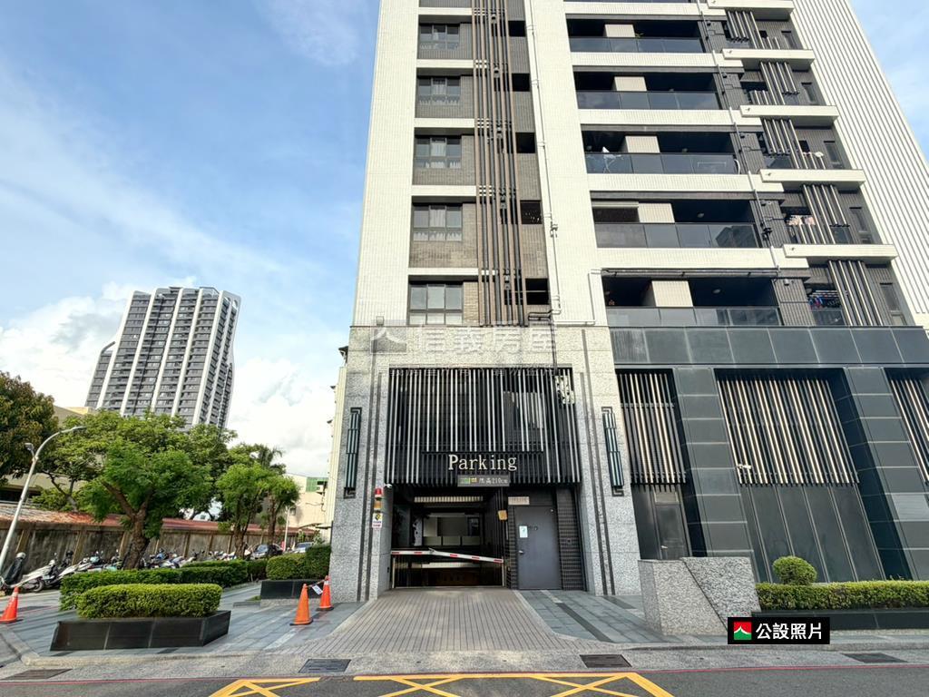十全二路｜角窗寬敞金店面房屋室內格局與周邊環境