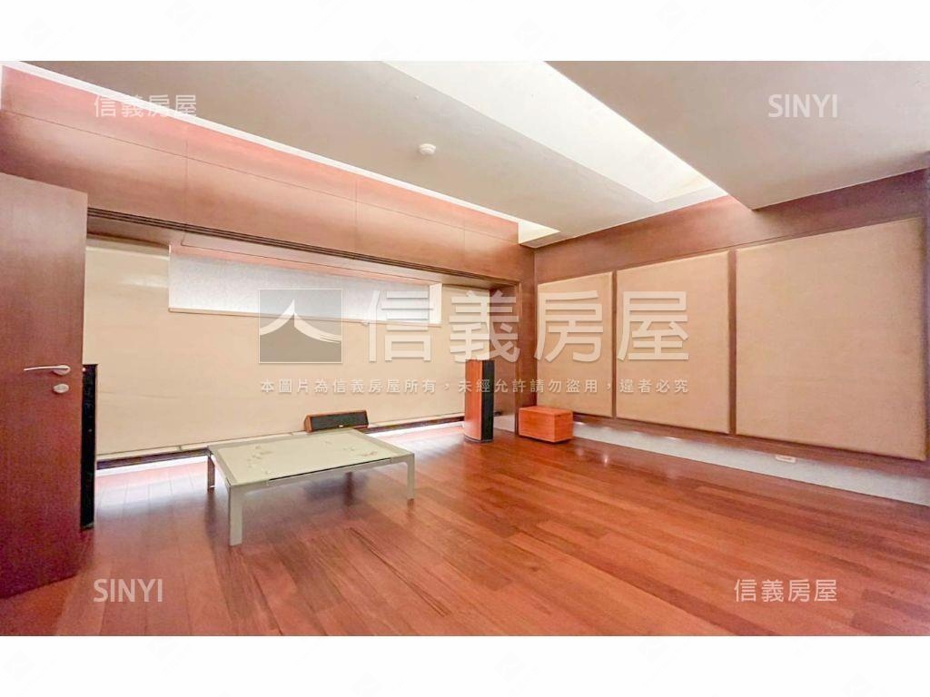 台中七期電梯別墅市鎮之星房屋室內格局與周邊環境