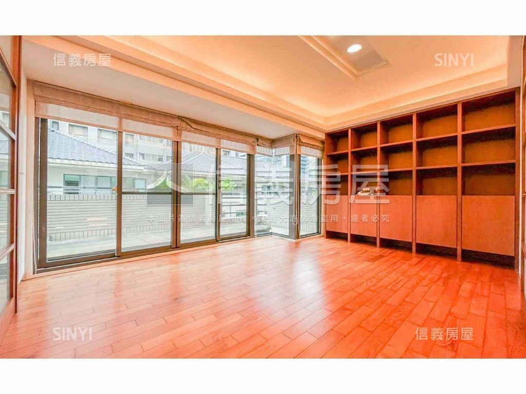 台中七期電梯別墅市鎮之星房屋室內格局與周邊環境