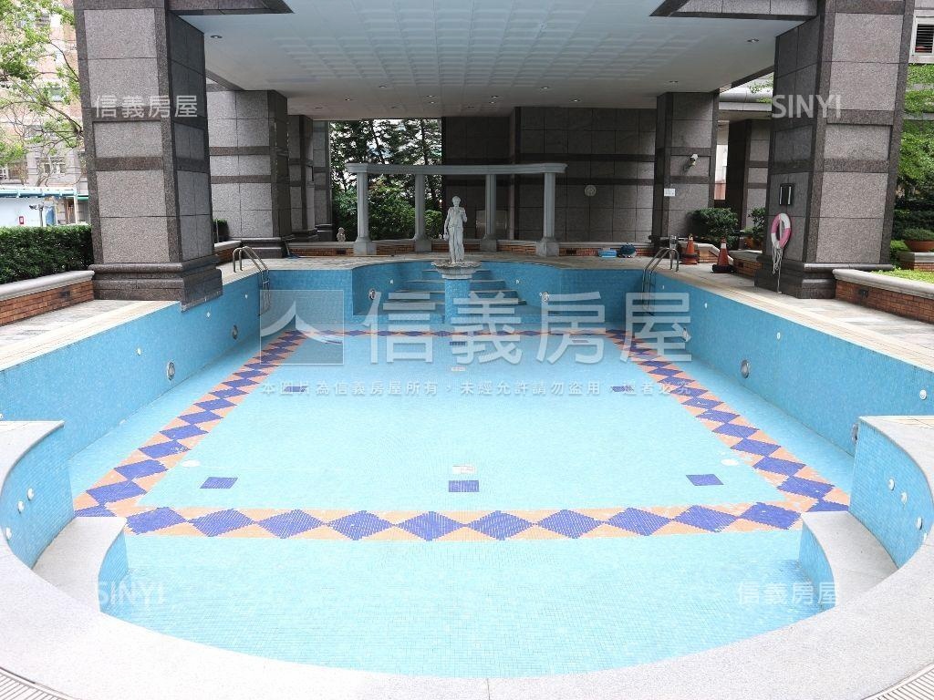 冠德花園▶帶雙坡平車位房屋室內格局與周邊環境