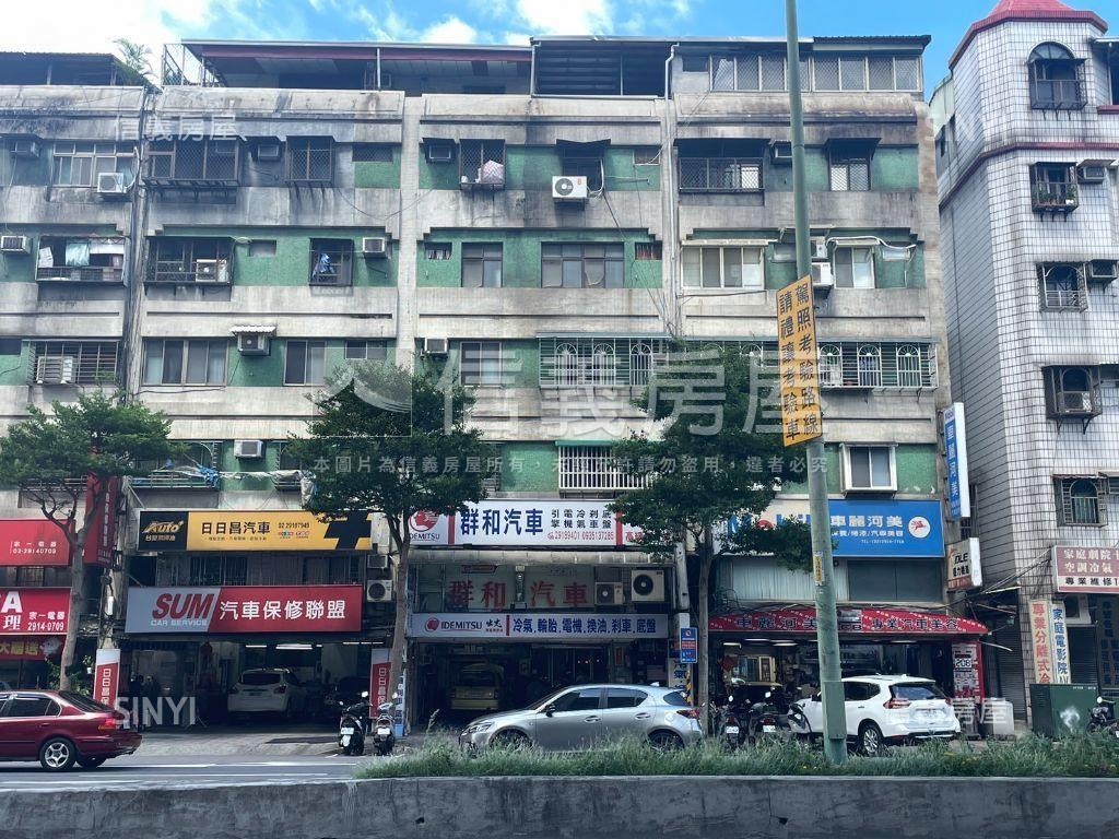 大坪林捷運旁大面寬金店面房屋室內格局與周邊環境