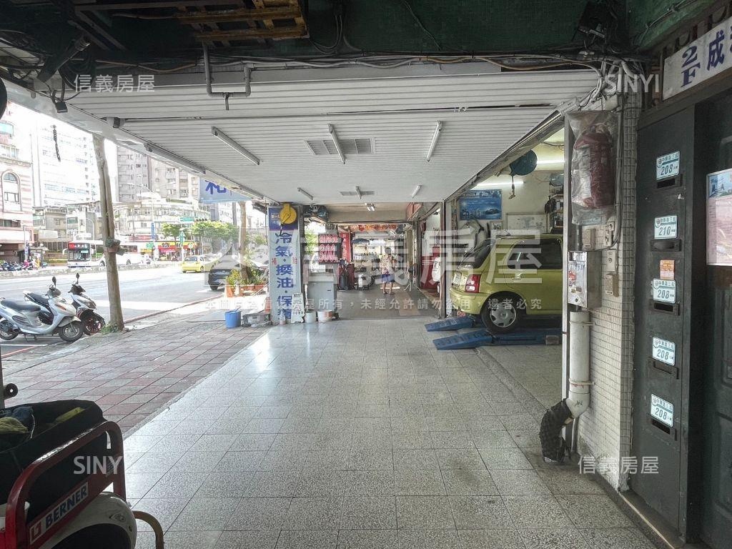 大坪林捷運旁大面寬金店面房屋室內格局與周邊環境