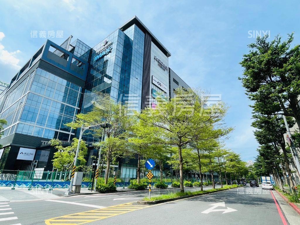 大坪林捷運旁大面寬金店面房屋室內格局與周邊環境
