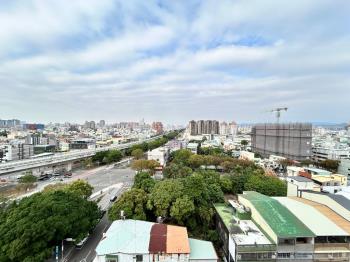 總太東方紐約兩房開窗平車