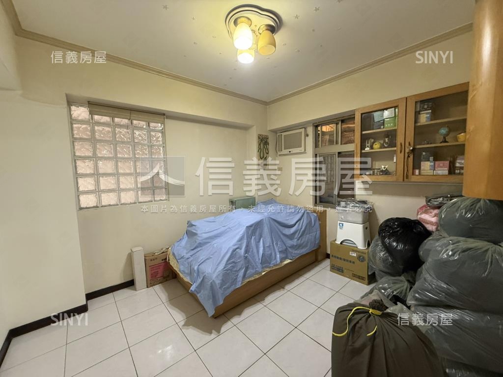 ★區公所捷運華廈三房車位房屋室內格局與周邊環境