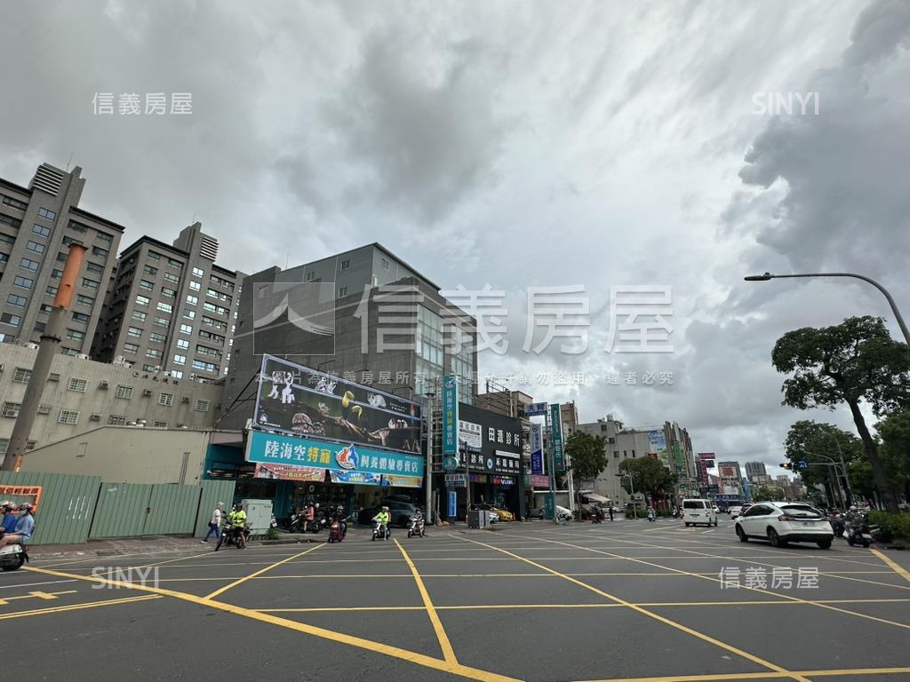 自由黃昏市場面寬金透店房屋室內格局與周邊環境