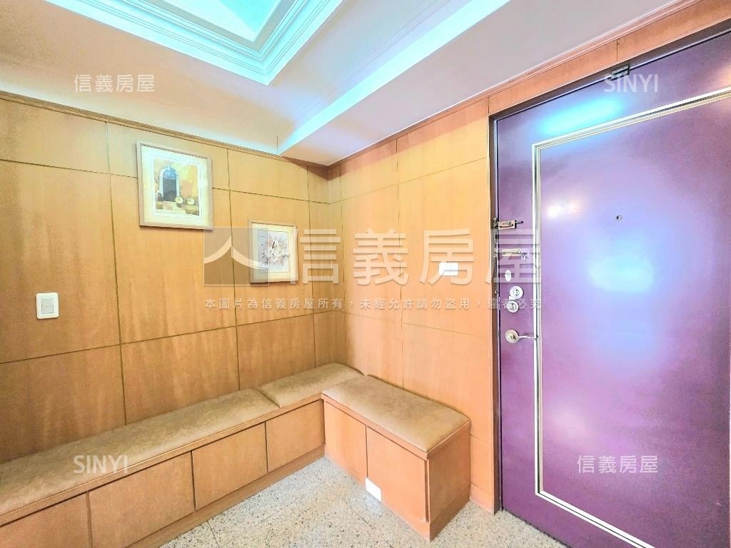 惠文國小學區四房雙平車位房屋室內格局與周邊環境