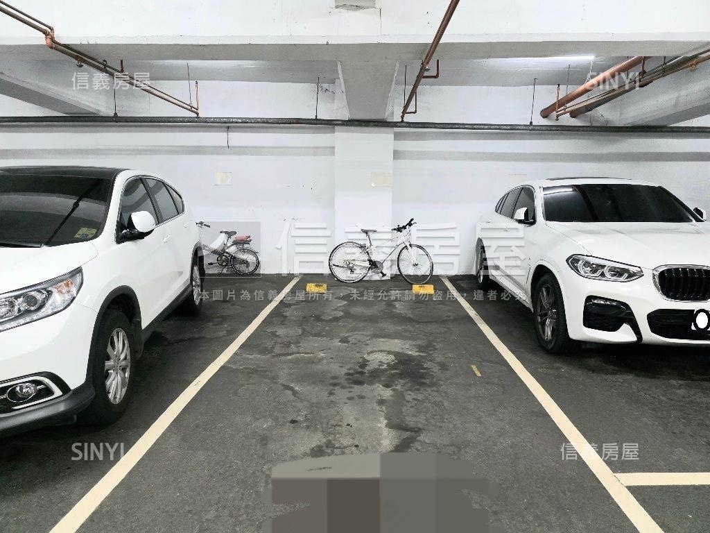 惠文國小學區四房雙平車位房屋室內格局與周邊環境