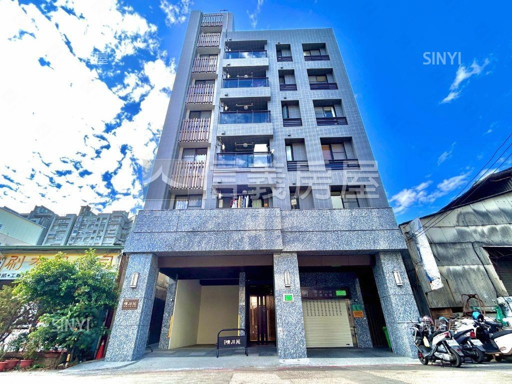 １３期晴川苑兩房車位美宅房屋室內格局與周邊環境