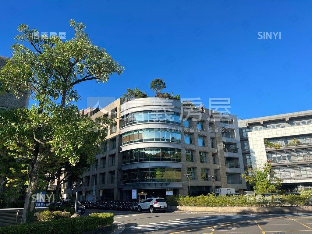 內科面公園邊間面寬店辦房屋室內格局與周邊環境