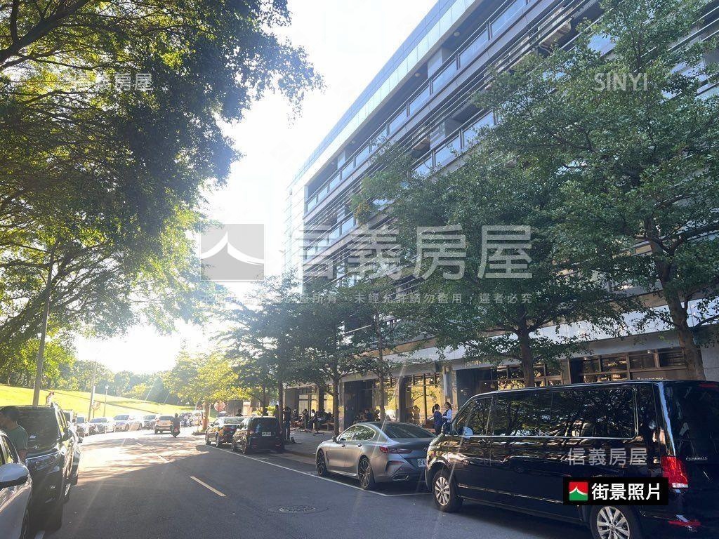 內科面公園邊間面寬店辦房屋室內格局與周邊環境