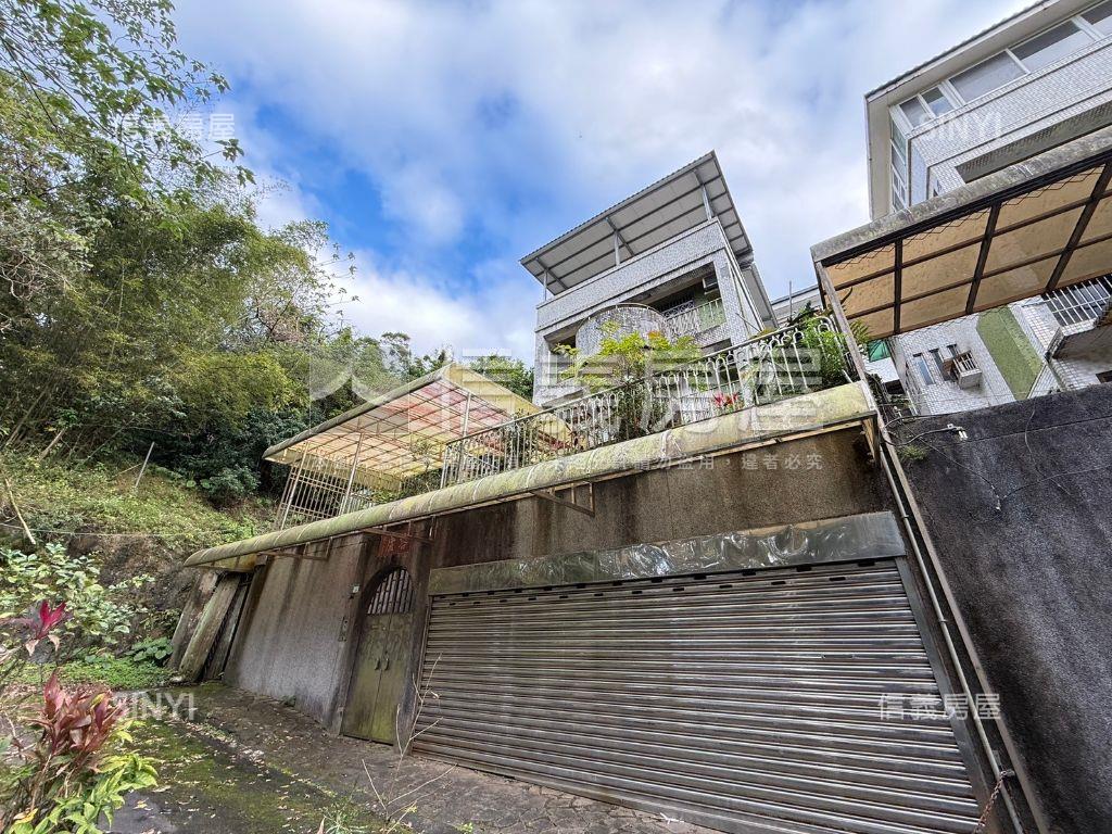 新店僑信路透天誠售房屋室內格局與周邊環境